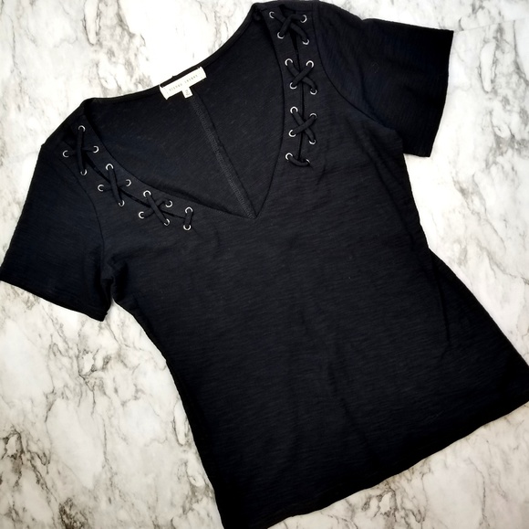 Buckle Tops - 2/$25 GILDED INTENT BUCKLE Black VNeck SM